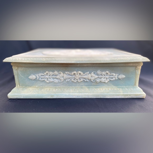 Incolay Carved Stone Hinged Jewelry Trinket Box with Compartments Gorgeous** - Picture 9 of 16